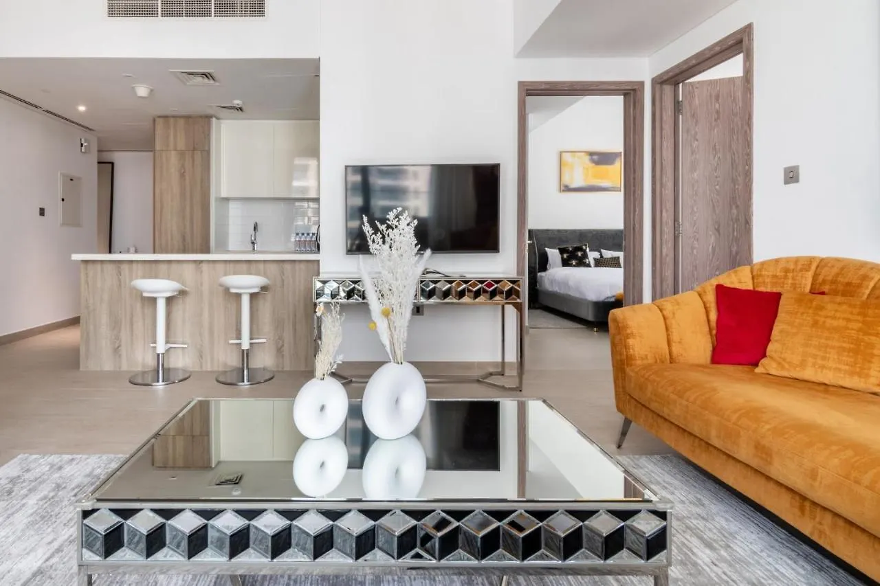 Vivid 2-Bedroom Marina View Dubai